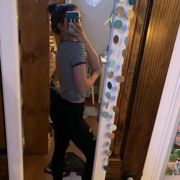 crop tshirt - Picture 2 of 3